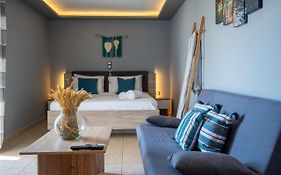 Helen'S Studios & Apartments